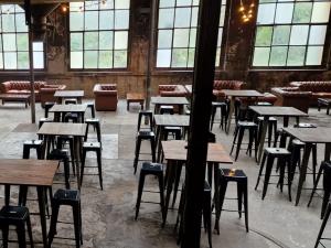 Industrial Stehtisch 4